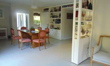 Casa en venta - 3 dormitorios 2 baños - 200mts2 - Azul