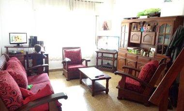 Munro - Chalet de 7 amb  en 2 Plantas con Excelente ubicación!!