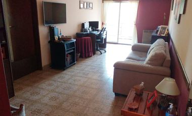DEPARTAMENTO DE 3 AMBIENTES EN EXCELENTE ESTADO