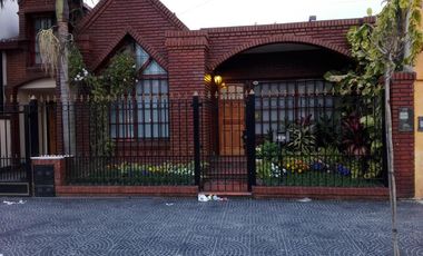 Casa - Don Bosco - pileta