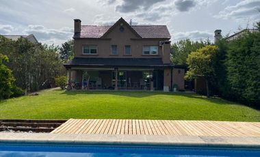 Casa en venta en San Isidro Labrador.