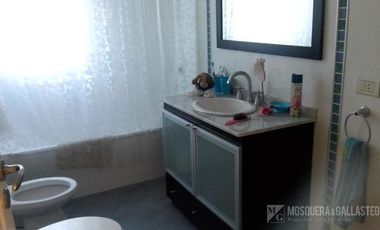 Casa en venta en San Isidro Labrador.