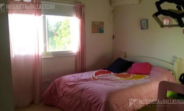 Casa en venta en San Isidro Labrador.