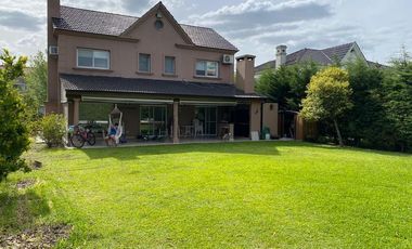 Casa en venta en San Isidro Labrador.
