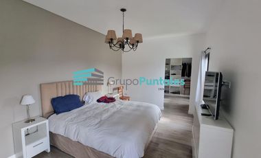 Casa en Barrio Lagos de Canning con 5 Dormitorios y piscina con venecitas