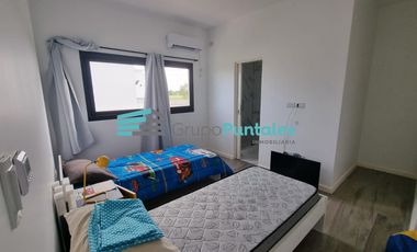 Casa en Barrio Lagos de Canning con 5 Dormitorios y piscina con venecitas