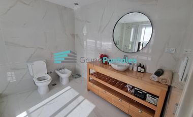 Casa en Barrio Lagos de Canning con 5 Dormitorios y piscina con venecitas