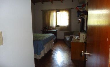Casa 4 dormitorios. | CALLE 71