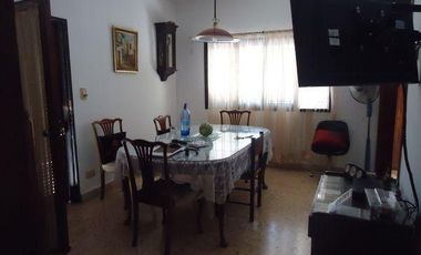 Casa 4 dormitorios. | CALLE 71