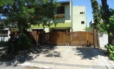 Casa 4 dormitorios. | CALLE 71