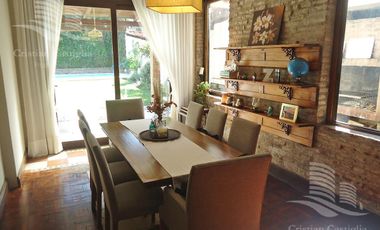 Venta - Casa 7 Ambientes, Cochera, Jardin, Pileta, Parrilla - Florida Mitre/Este, Vicente Lopez