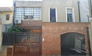 Venta - Casa 7 Ambientes, Cochera, Jardin, Pileta, Parrilla - Florida Mitre/Este, Vicente Lopez
