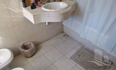 Venta - Casa 7 Ambientes, Cochera, Jardin, Pileta, Parrilla - Florida Mitre/Este, Vicente Lopez
