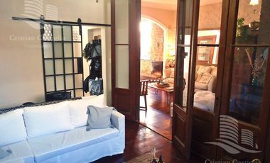 Venta - Casa 7 Ambientes, Cochera, Jardin, Pileta, Parrilla - Florida Mitre/Este, Vicente Lopez