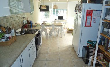 Venta - Casa 7 Ambientes, Cochera, Jardin, Pileta, Parrilla - Florida Mitre/Este, Vicente Lopez