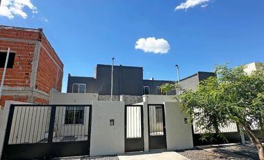 Duplex a Estrenar con patio y pileta en barrio Puerta del Sol