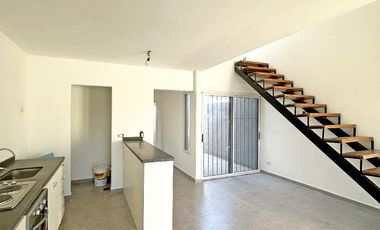 Duplex a Estrenar con patio y pileta en barrio Puerta del Sol