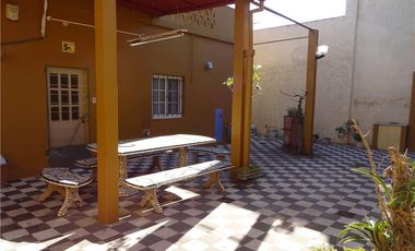 Casa en venta - 3 dormitorios 2 baños - 149mts2 - José León Suarez