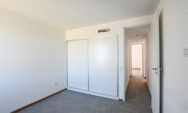 Casa Venta a Estrenar Dos Dormitorios Piscina Galeria con Parrillero y Cochera en Barrio Cerrado