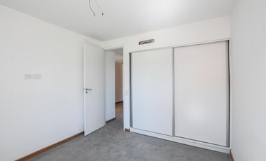 Casa Venta a Estrenar Dos Dormitorios Piscina Galeria con Parrillero y Cochera en Barrio Cerrado