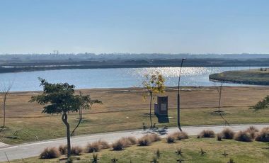 Casa en venta - 4 dormitorios 4 baños - 326mts2 - Escobar