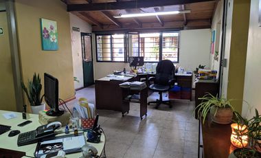 TERRENO C/GALPÓN Y OFICINAS  EN ZONA CENTRO - IDEAL CONSTRUCTORAS