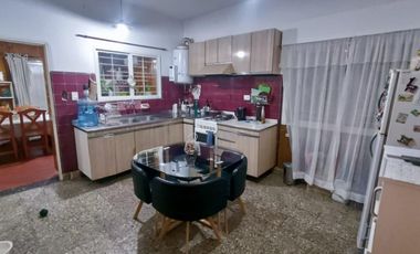 Casa en  9 de febrero al 400, Llavallol - Lomas de Zamora