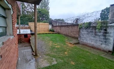 Casa en  9 de febrero al 400, Llavallol - Lomas de Zamora