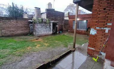 Casa en  9 de febrero al 400, Llavallol - Lomas de Zamora