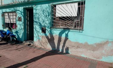 Casa en venta - 6 Dormitorios 3 Baños - 260 mts2 - Chivilcoy
