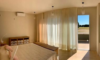 Casa en venta - 4 Dormitorios 3 Baños - Cochera - 1200Mts2 - La Herradura, Pinamar