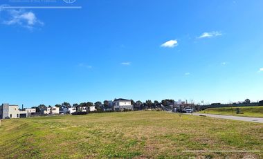 Lote en venta de 927 metros interno en Villalobos - Pueblos del Plata