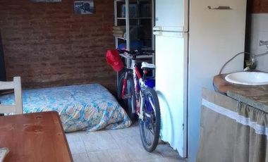 Casa en venta - 3 dormitorios 3 baños - 200mts2  - Presidente Peron
