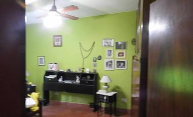 CASA  EN VENTA DE 4 DORMITORIOS - ROSARIO