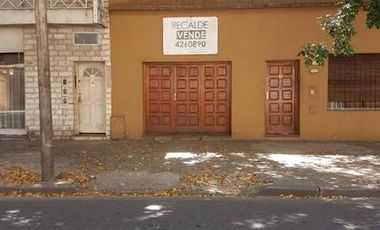 CASA  EN VENTA DE 4 DORMITORIOS - ROSARIO