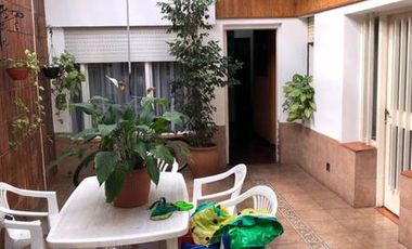 CASA  EN VENTA DE 4 DORMITORIOS - ROSARIO