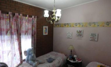 CASA  EN VENTA DE 4 DORMITORIOS - ROSARIO