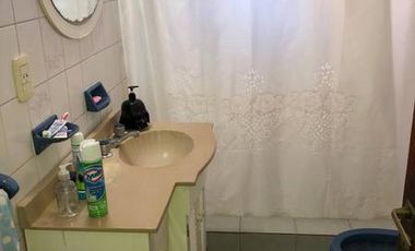 CASA  EN VENTA DE 4 DORMITORIOS - ROSARIO