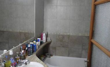 CASA  EN VENTA DE 4 DORMITORIOS - ROSARIO
