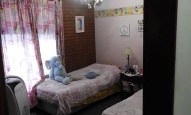 CASA  EN VENTA DE 4 DORMITORIOS - ROSARIO