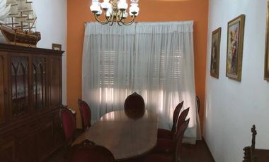 CASA  EN VENTA DE 4 DORMITORIOS - ROSARIO