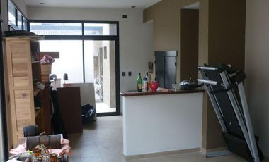 Casa 4 dormitorios en venta. La Plata.