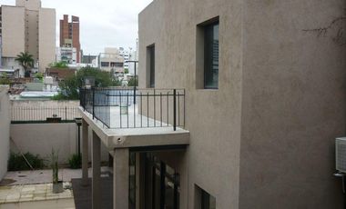 Casa 4 dormitorios en venta. La Plata.