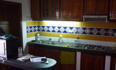 Casa 4 dormitorios en venta. La Plata.