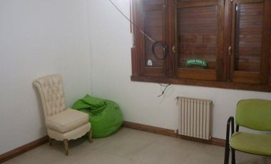 Casa 4 dormitorios en venta. La Plata.