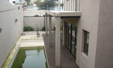 Casa 4 dormitorios en venta. La Plata.