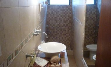 Casa 4 dormitorios en venta. La Plata.