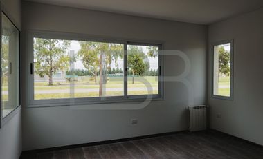 Casa  Los Tilos y Crisantemos en  Campos de Roca II