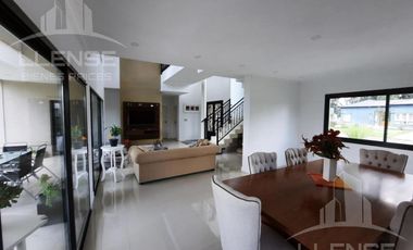Casa 5 ambientes con piscina en venta apta credito- La Candida