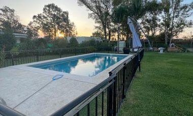 Casa 5 ambientes con piscina en venta apta credito- La Candida